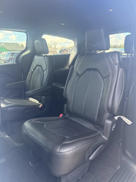Used 2026 Chrysler Pacifica Select FWD image 23