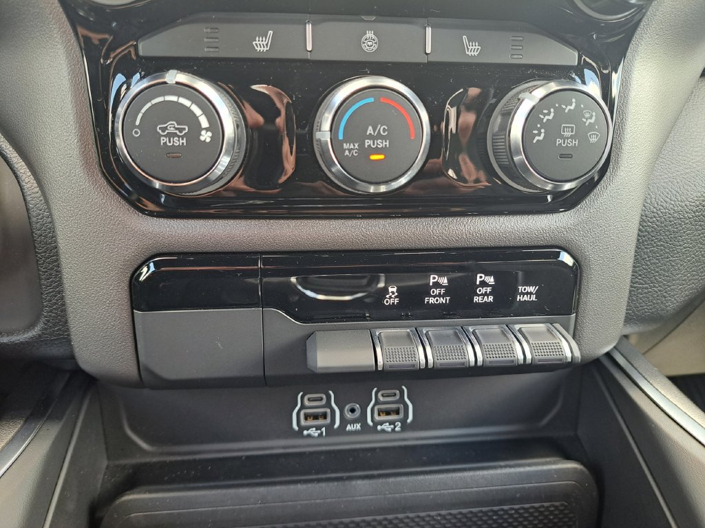 New 2026 RAM 1500 Big Horn AWD/4WD image 14