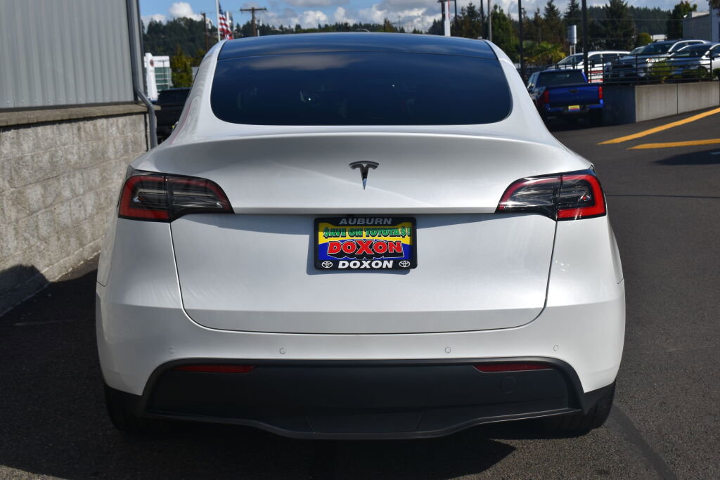 Used 2021 Tesla Model Y 2WD image 6