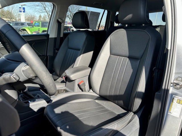 Used 2023 Volkswagen Tiguan SE image 13