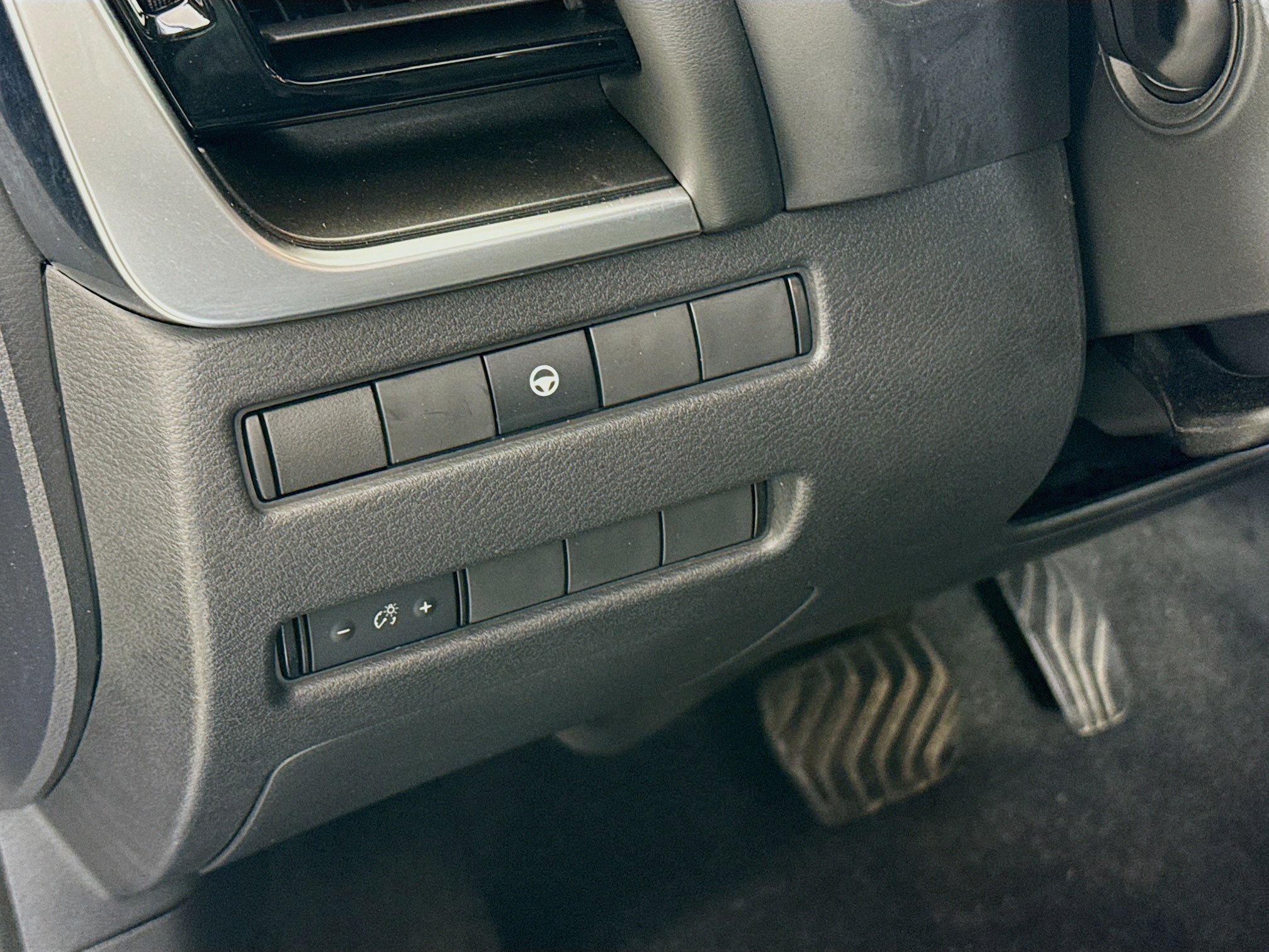 Used 2022 Nissan Rogue SV AWD/4WD image 10