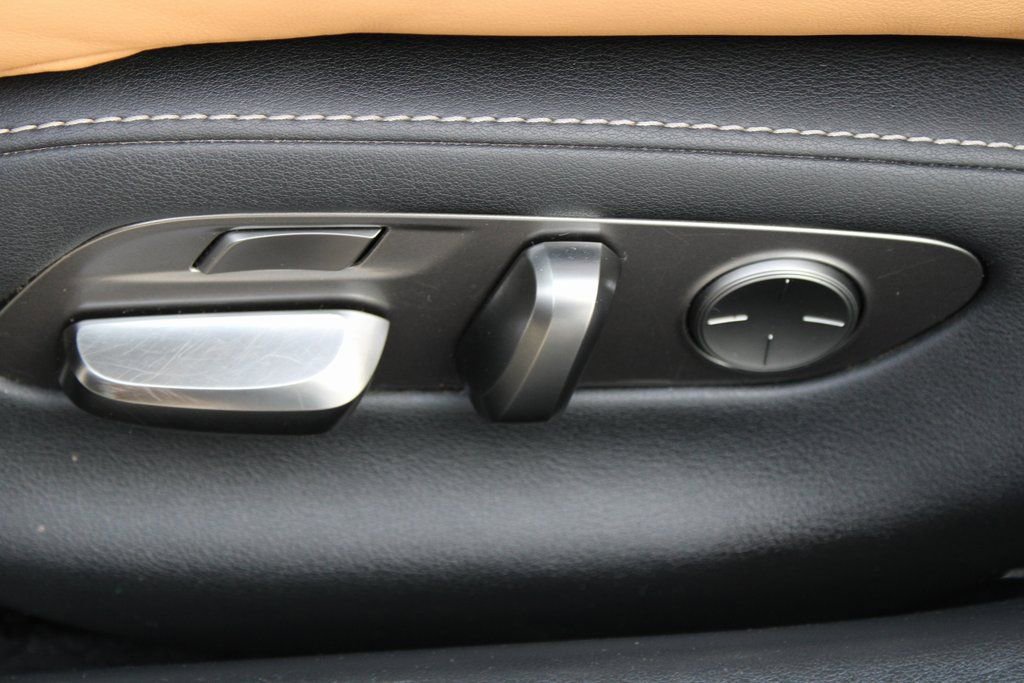 Used 2021 Lexus LS 500h image 11