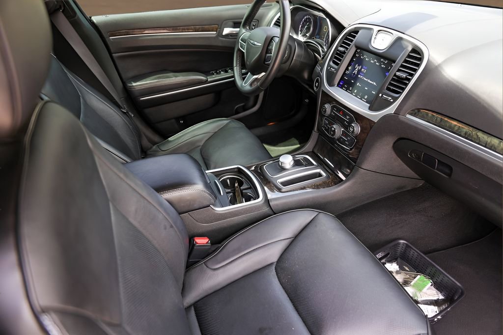 Used 2022 Chrysler 300 Touring L w/ Comfort Group RWD image 28