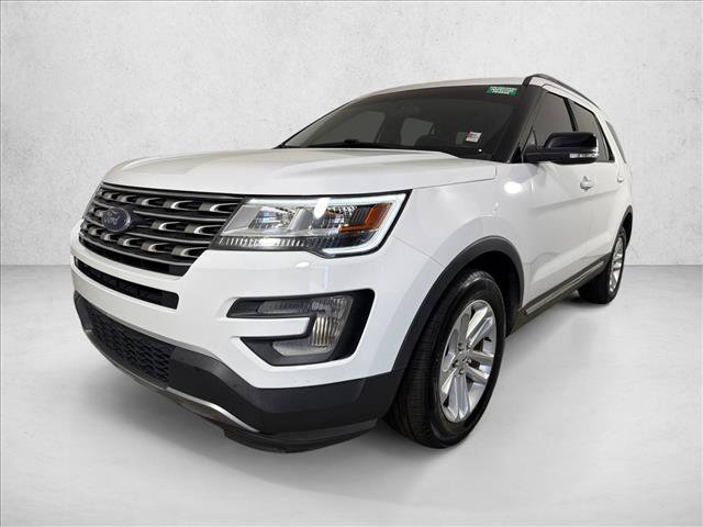 Used 2017 Ford Explorer XLT FWD image 7