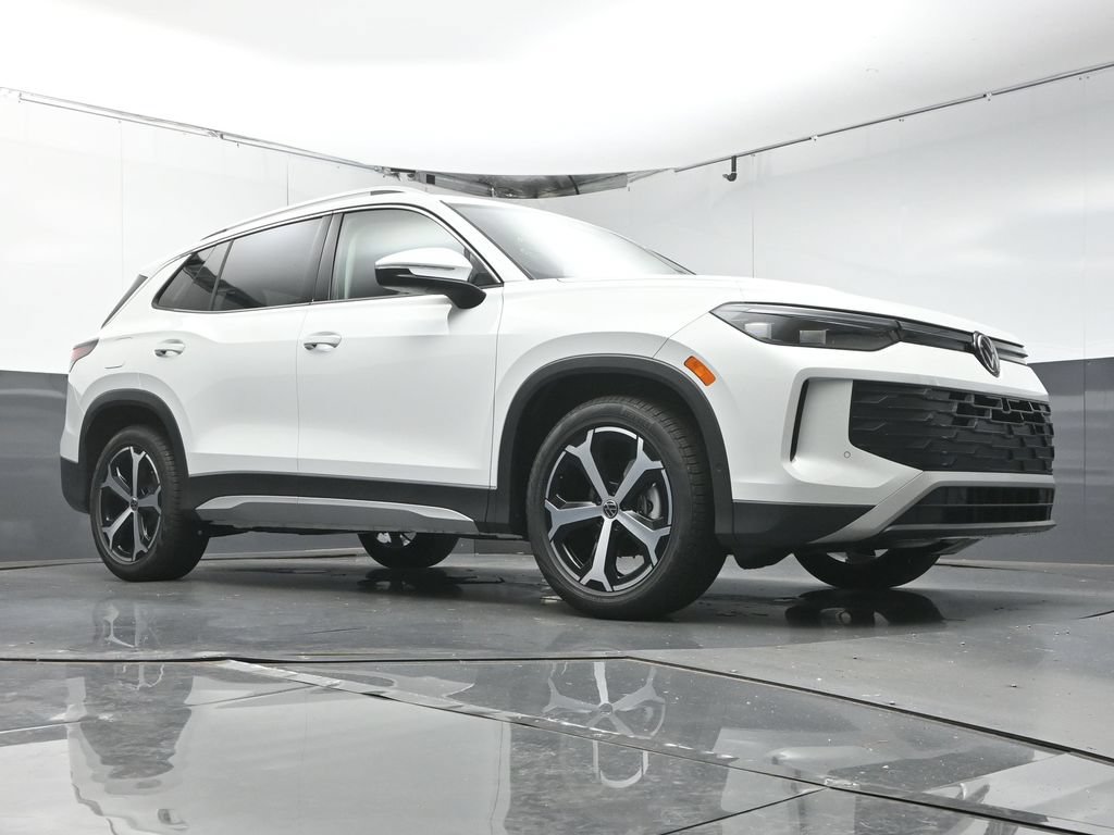 New 2026 Volkswagen Tiguan SE FWD image 38