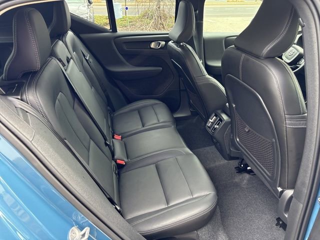 Used 2025 Volvo XC40 B5 Plus AWD/4WD image 14