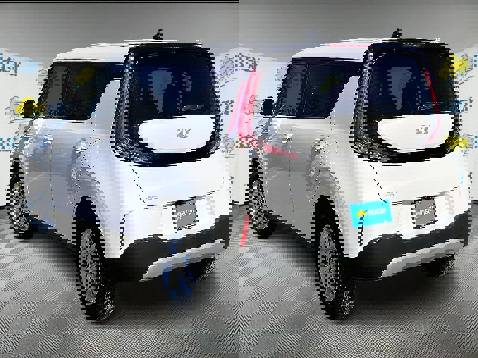 Used 2023 Kia Soul LX w/ LX Technology Package image 4