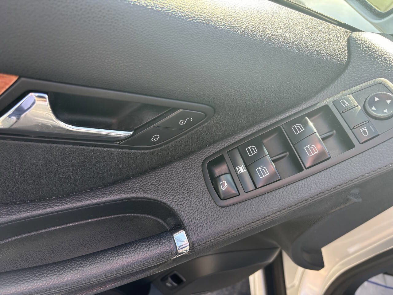 Used 2009 Mercedes-Benz R 350 4MATIC image 14