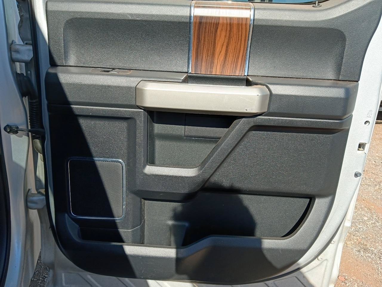 Used 2015 Ford F150 Lariat RWD image 19