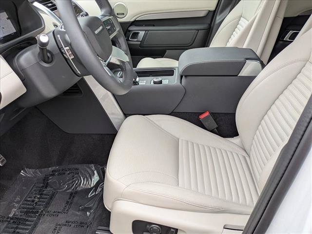 Certified 2025 Land Rover Discovery Dynamic SE AWD/4WD image 17