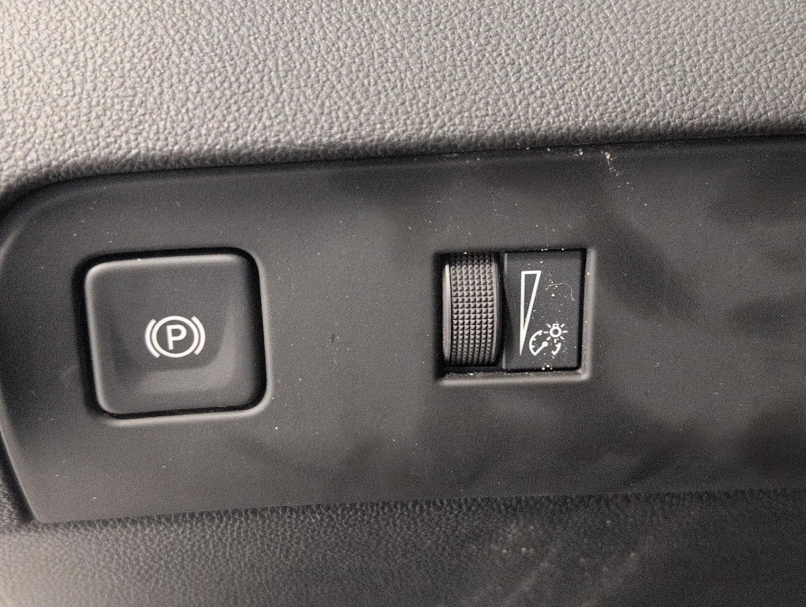 Used 2023 Buick Enclave Essence w/ LPO, Floor Liner Package AWD/4WD image 38