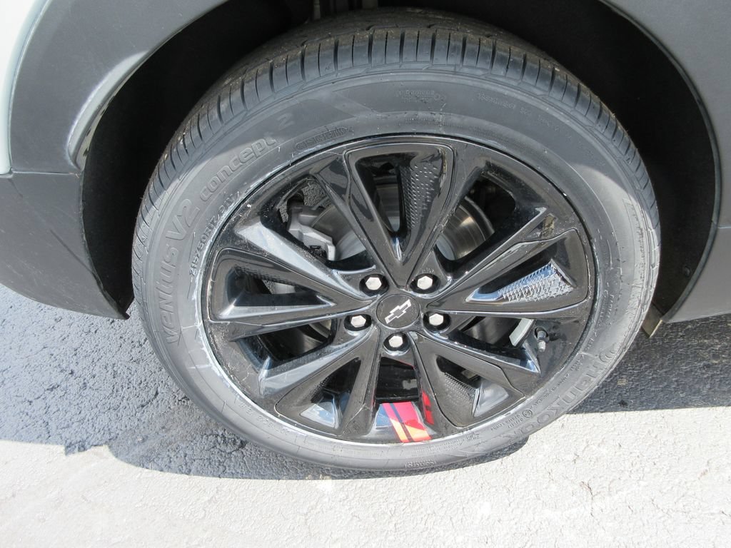 Certified 2023 Chevrolet Bolt EUV LT w/ Convenience Package FWD image 9