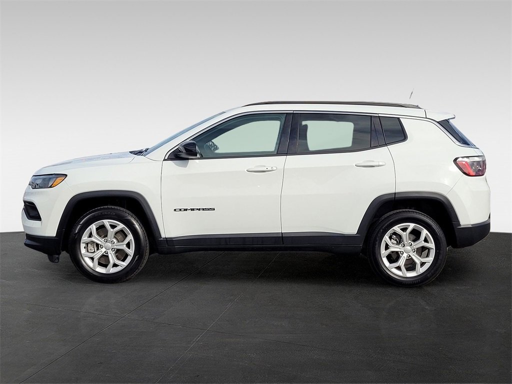 Used 2024 Jeep Compass Latitude image 7