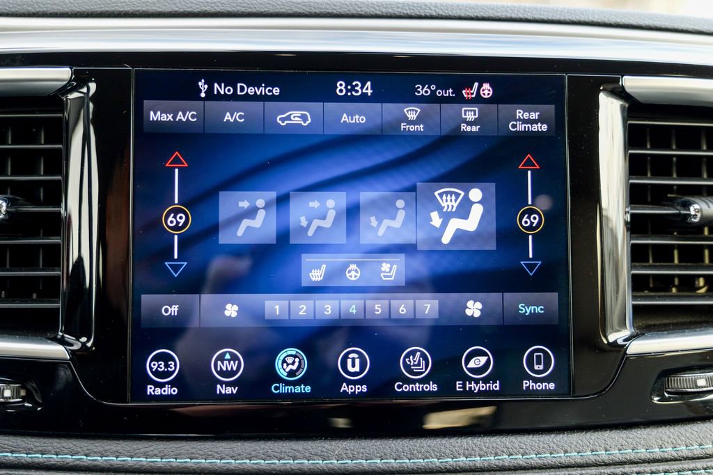 Used 2018 Chrysler Pacifica Limited w/ Advanced Safetytec Group image 53