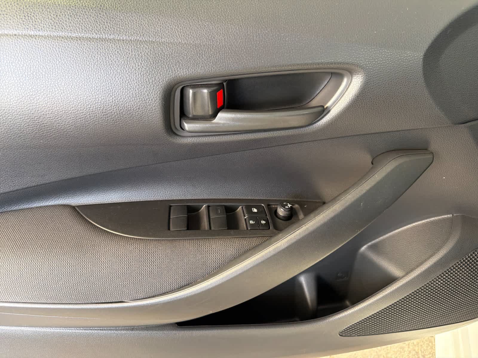 Used 2024 Toyota Corolla LE FWD image 12