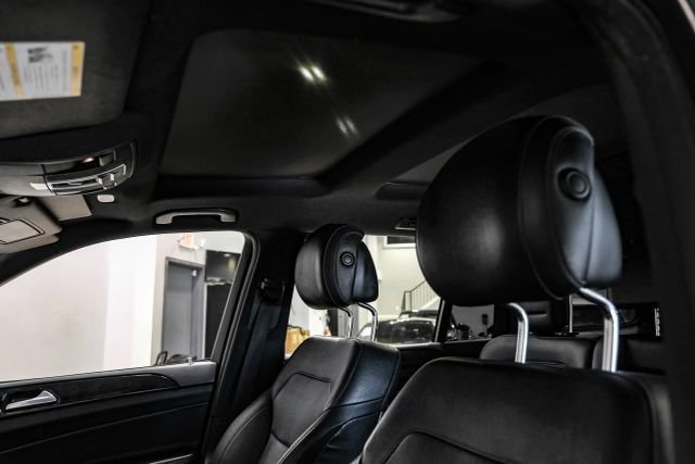 Used 2017 Mercedes-Benz GLS 550 4MATIC image 6