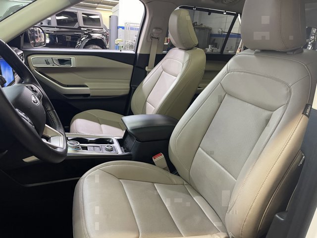 Certified 2021 Ford Explorer Limited w/ Equipment Group 301A image 9
