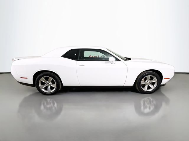 Used 2022 Dodge Challenger SXT image 8