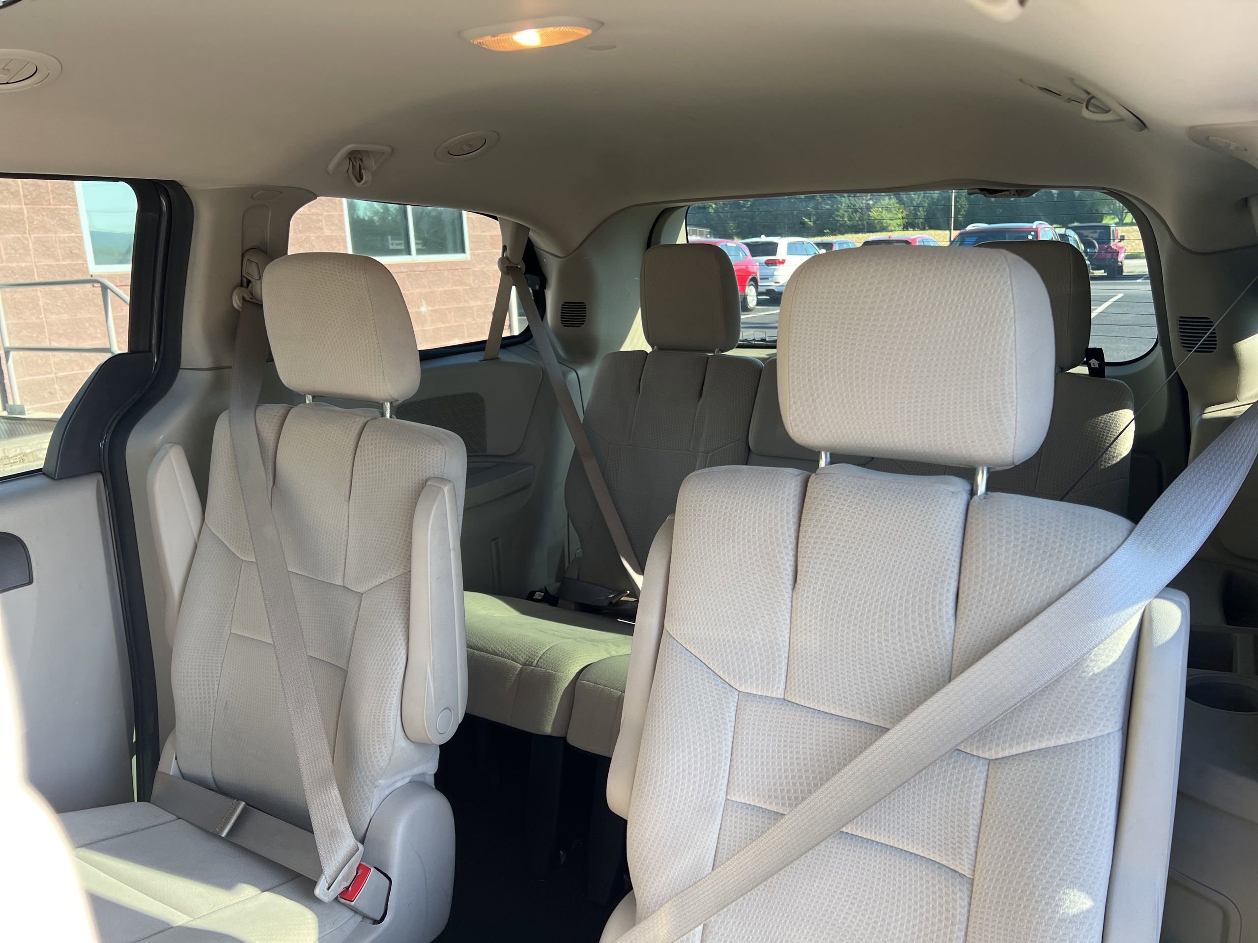 Used 2012 Dodge Grand Caravan SE FWD image 19