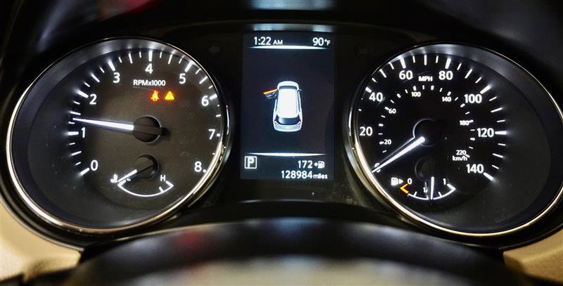 Used 2017 Nissan Rogue SV image 14