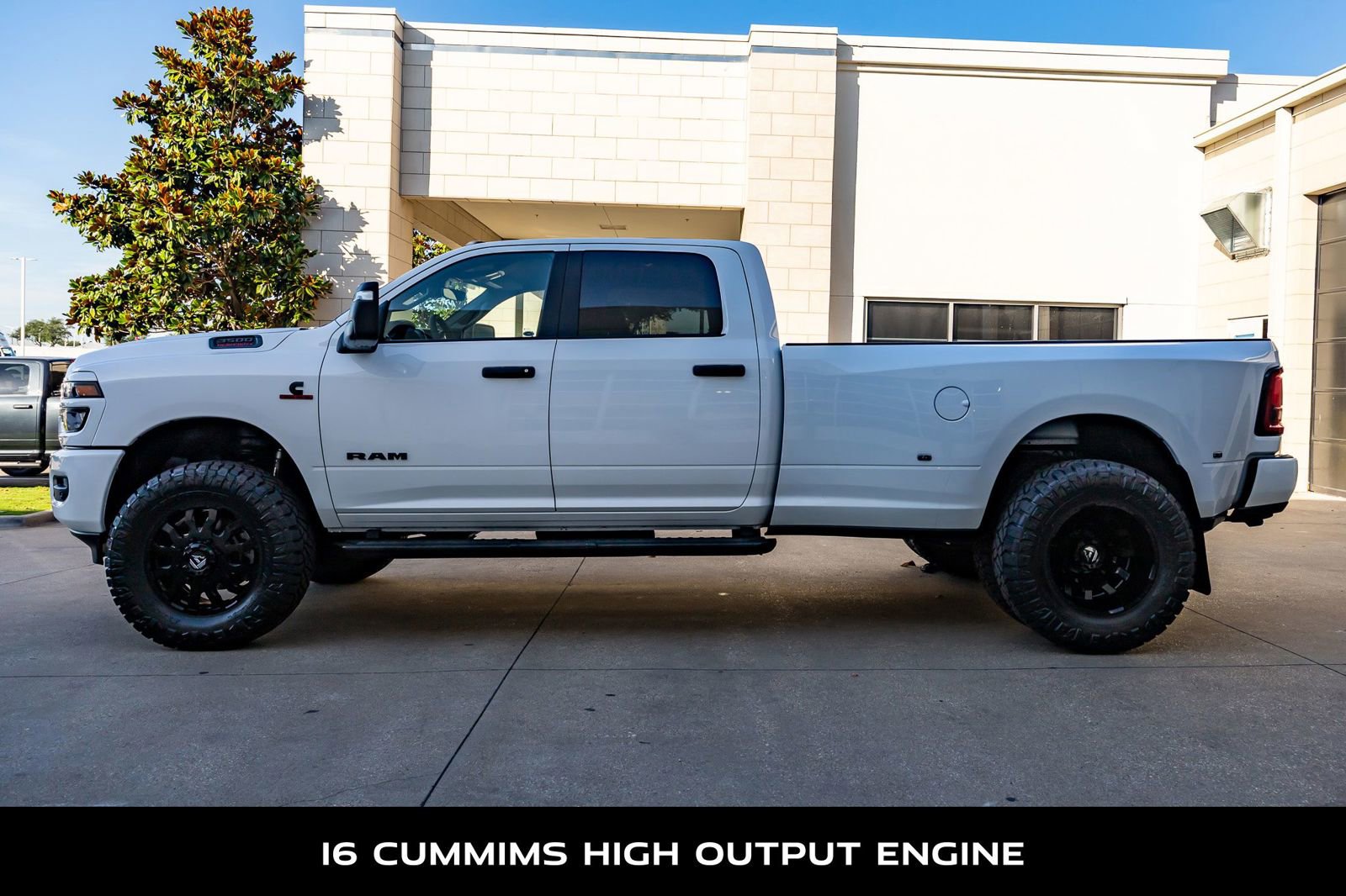 Used 2025 RAM 3500 Big Horn AWD/4WD image 6