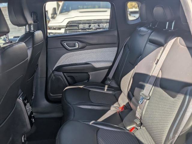 Certified 2024 Jeep Compass Latitude image 9