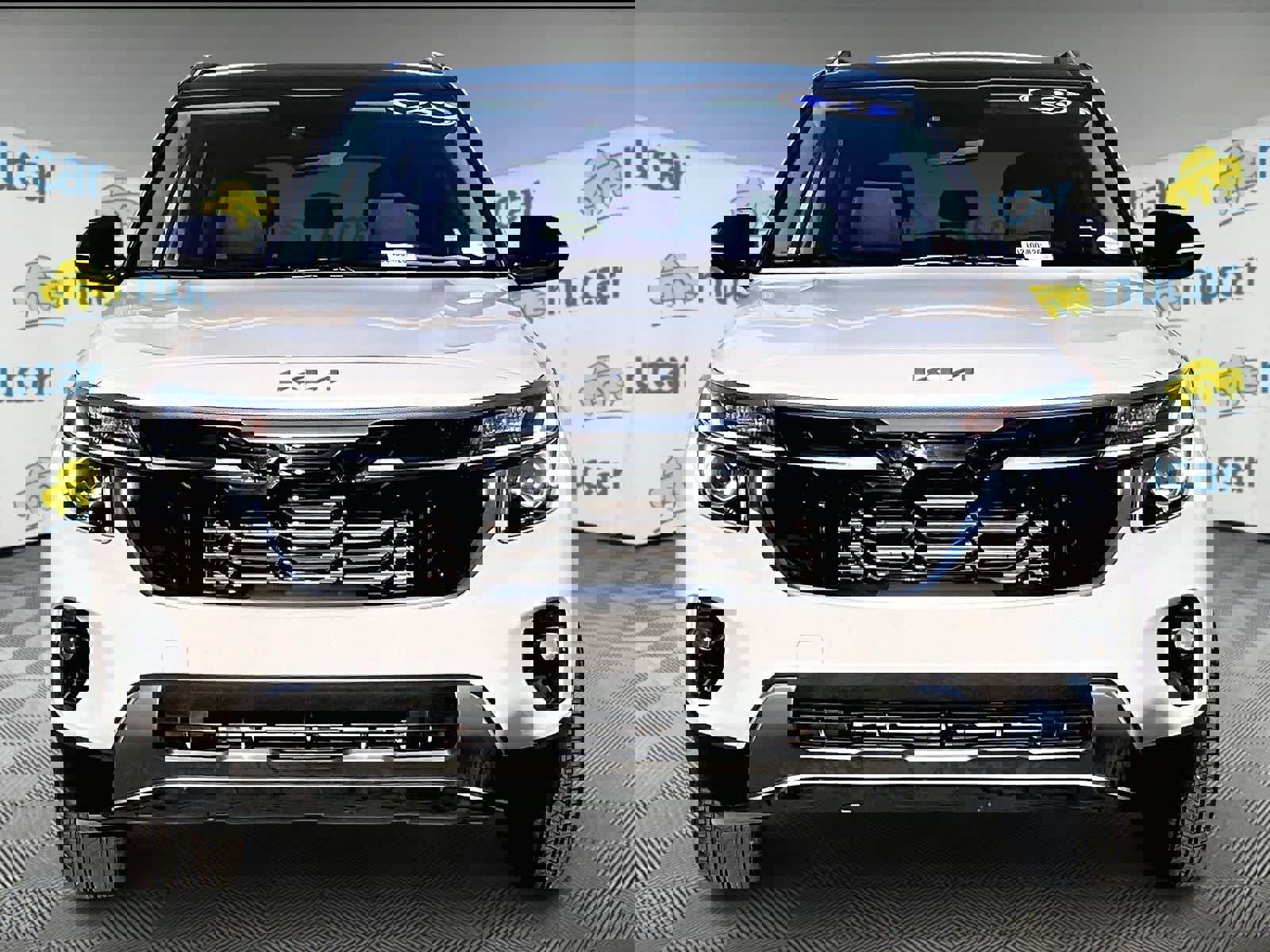 Used 2025 Kia Seltos S image 2