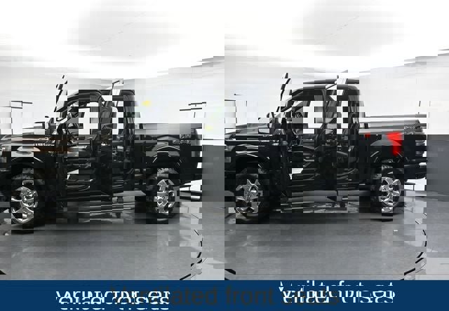 Used 2018 Ford F150 Platinum w/ Equipment Group 701A Luxury image 32