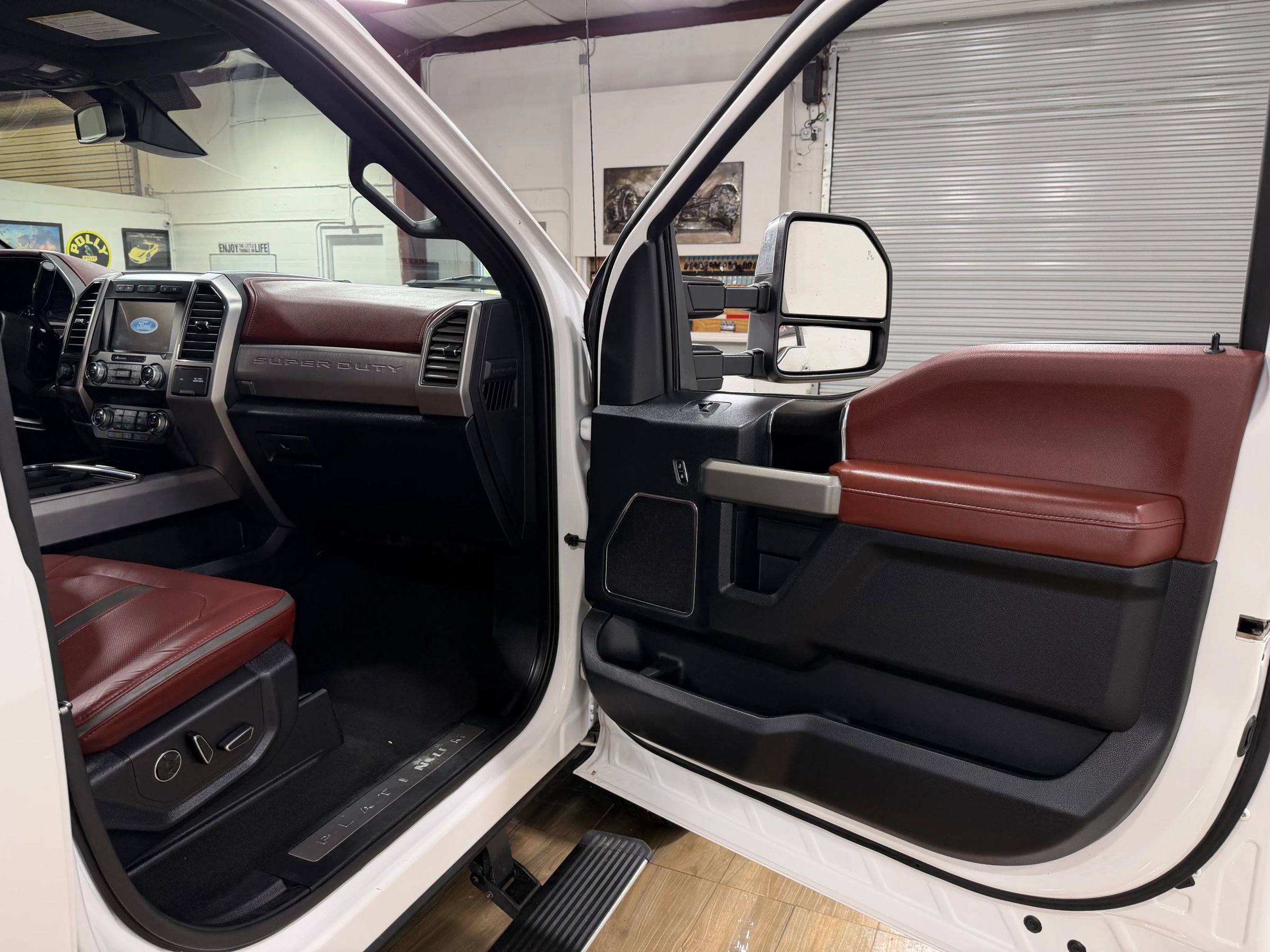 Used 2019 Ford F350 Platinum w/ Platinum Ultimate Package AWD/4WD image 18