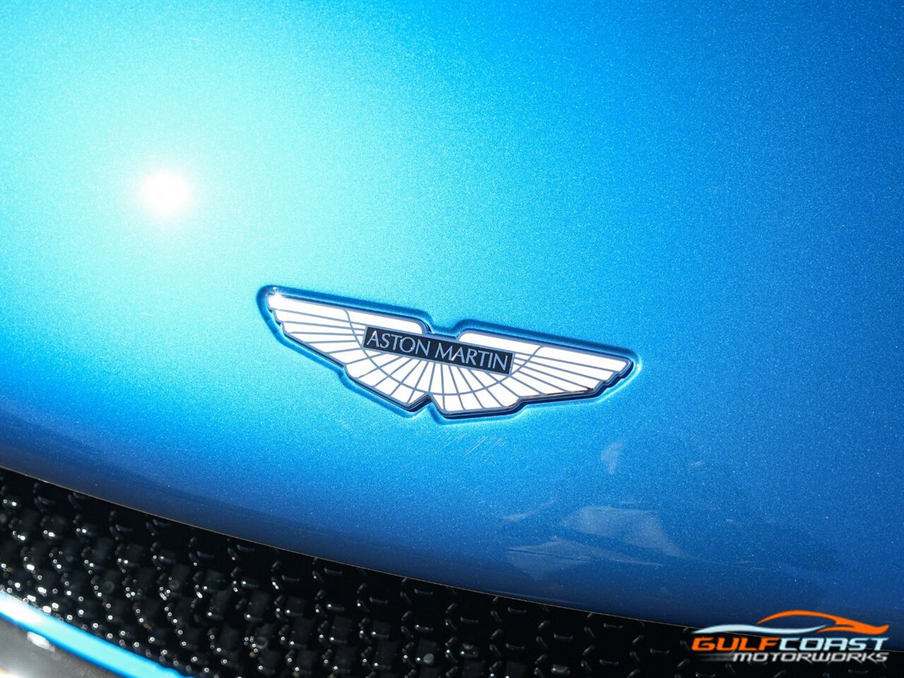 Used 2023 Aston Martin DBS Coupe RWD image 4