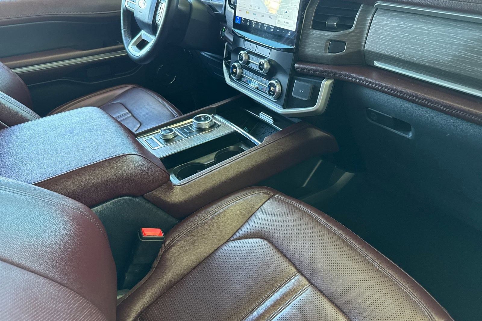 Used 2024 Ford Expedition Limited image 34