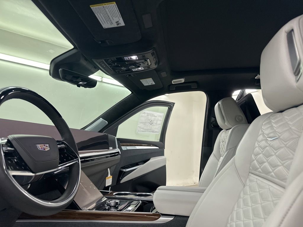 New 2026 Cadillac Escalade Platinum Sport w/ LPO, ONYX Package image 30