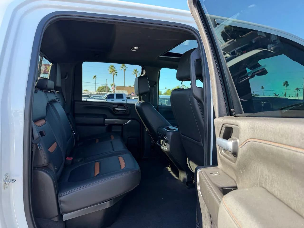 Used 2021 GMC Sierra 2500 AT4 w/ AT4 Premium Plus Package AWD/4WD image 30