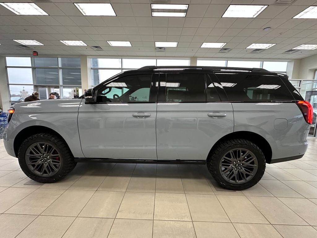 New 2025 Ford Expedition Platinum w/ Stealth Performance Package image 31