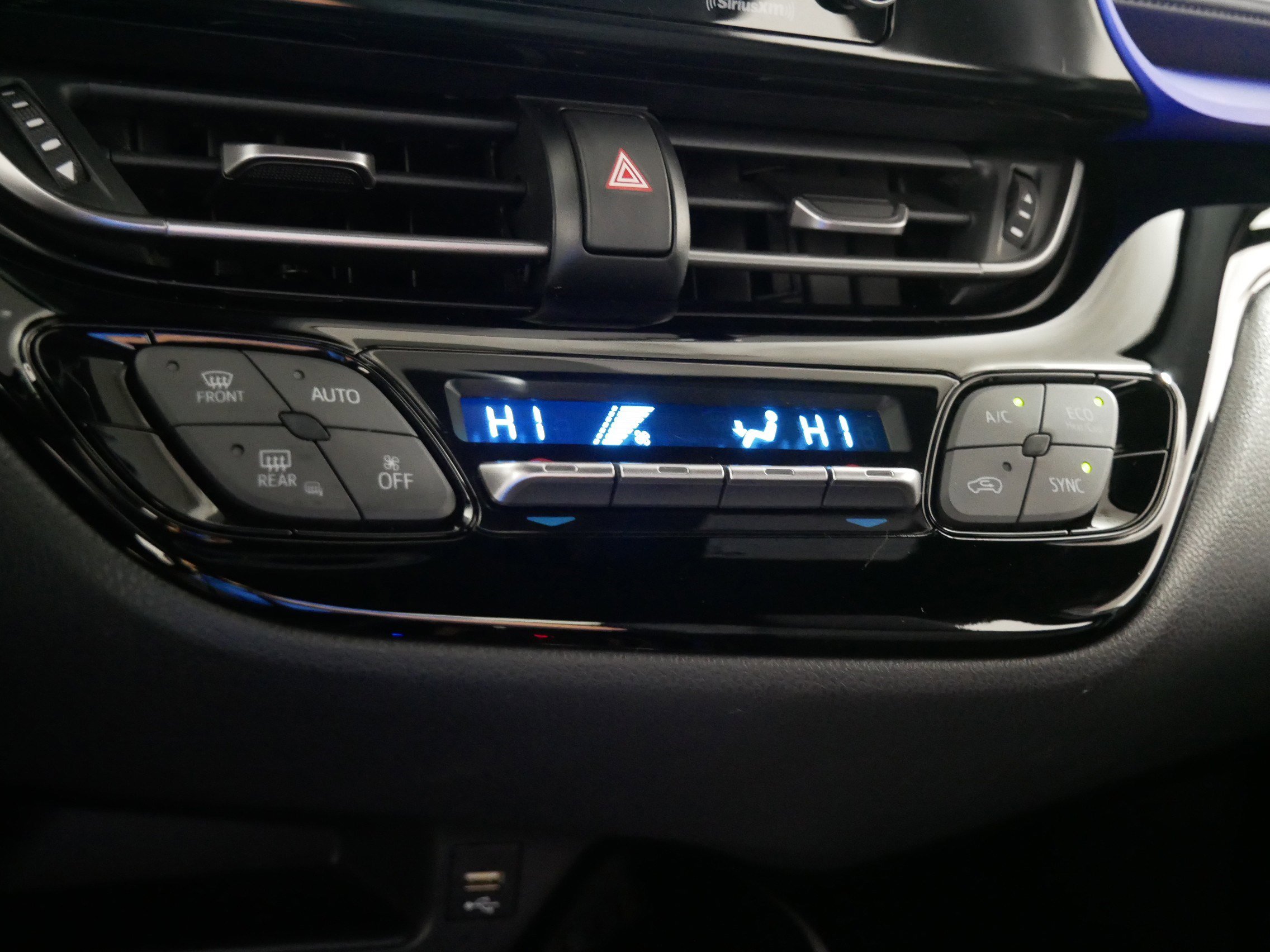 Used 2020 Toyota C-HR XLE FWD image 23