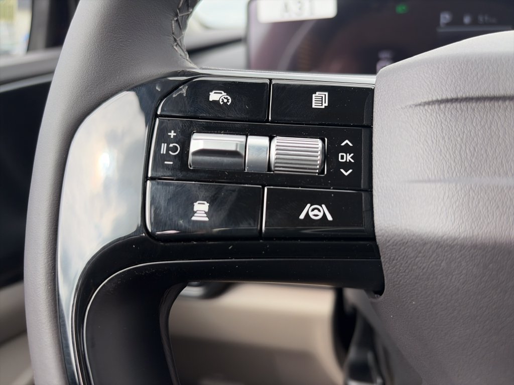 New 2027 Kia Carnival FWD image 13