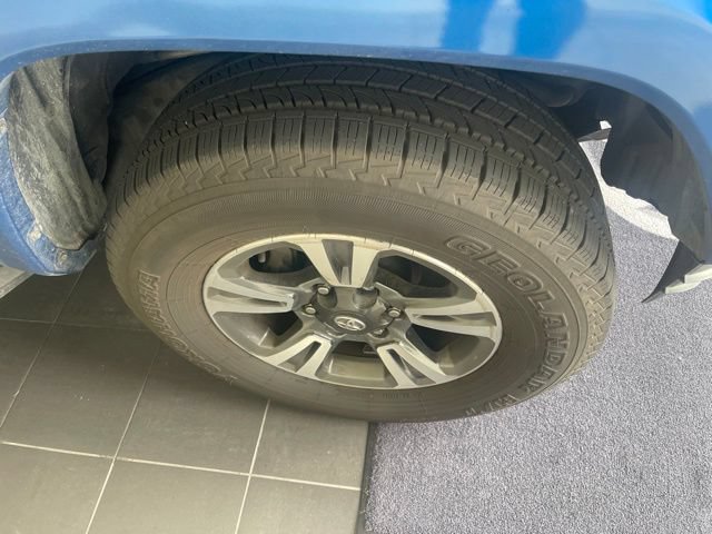 Used 2017 Toyota Tacoma TRD Sport RWD image 4