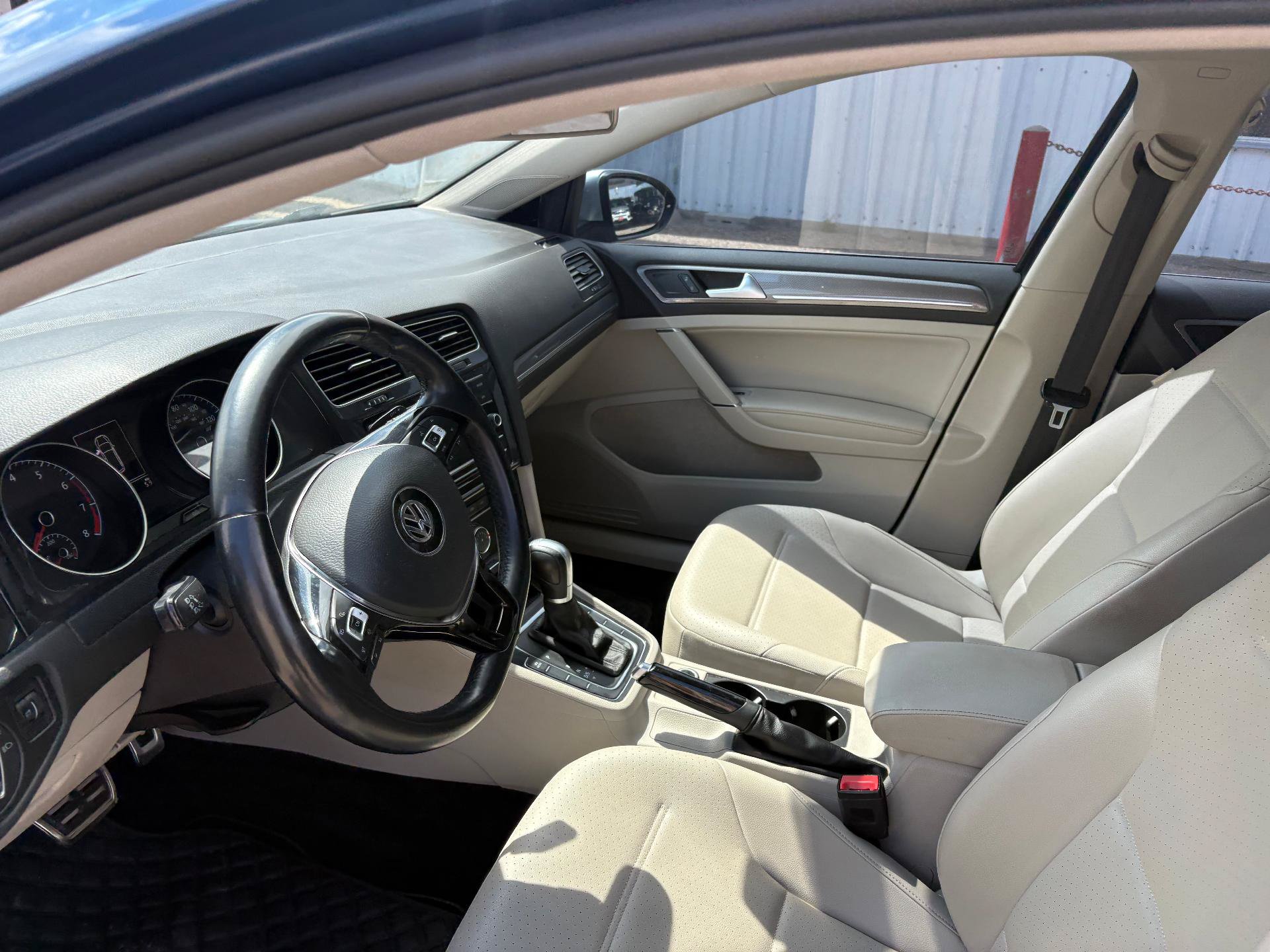 Used 2019 Volkswagen Golf Alltrack S AWD/4WD image 13