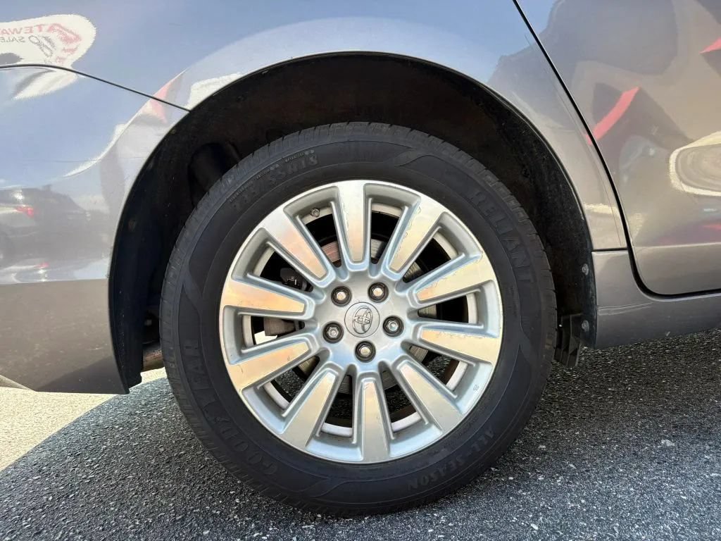 Used 2017 Toyota Sienna XLE Premium AWD/4WD image 29