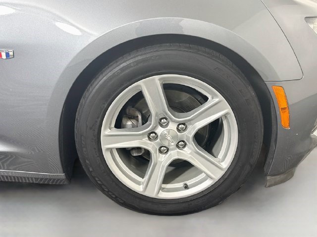 Used 2020 Chevrolet Camaro LT RWD image 29