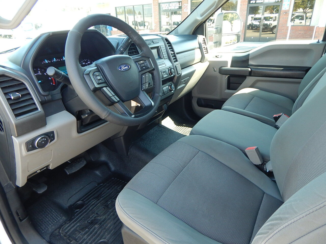 Used 2019 Ford F350 XL w/ Power Equipment Group RWD image 2