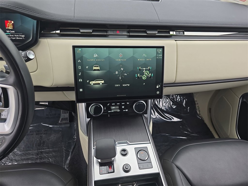 Certified 2023 Land Rover Range Rover SE image 22
