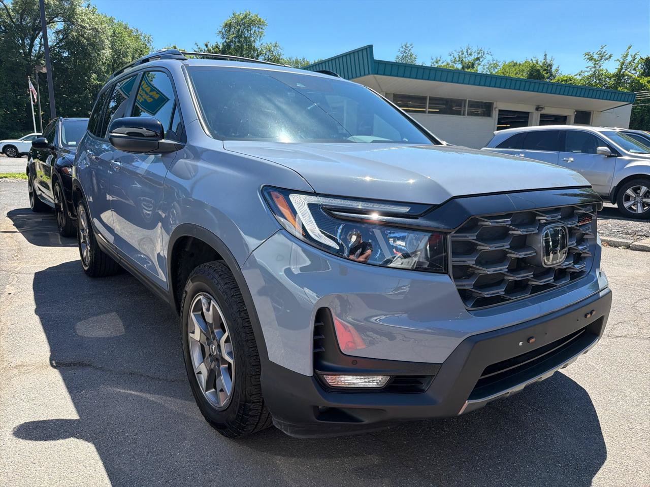 Used 2023 Honda Passport TrailSport image 3