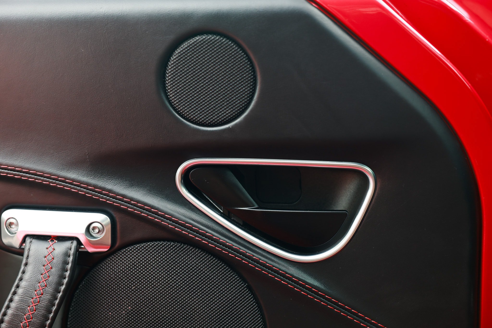 Used 2015 Alfa Romeo 4C Launch Edition w/ Convenience Group RWD image 46