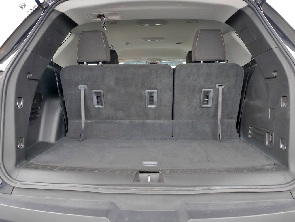Used 2020 Chevrolet Traverse LS image 16