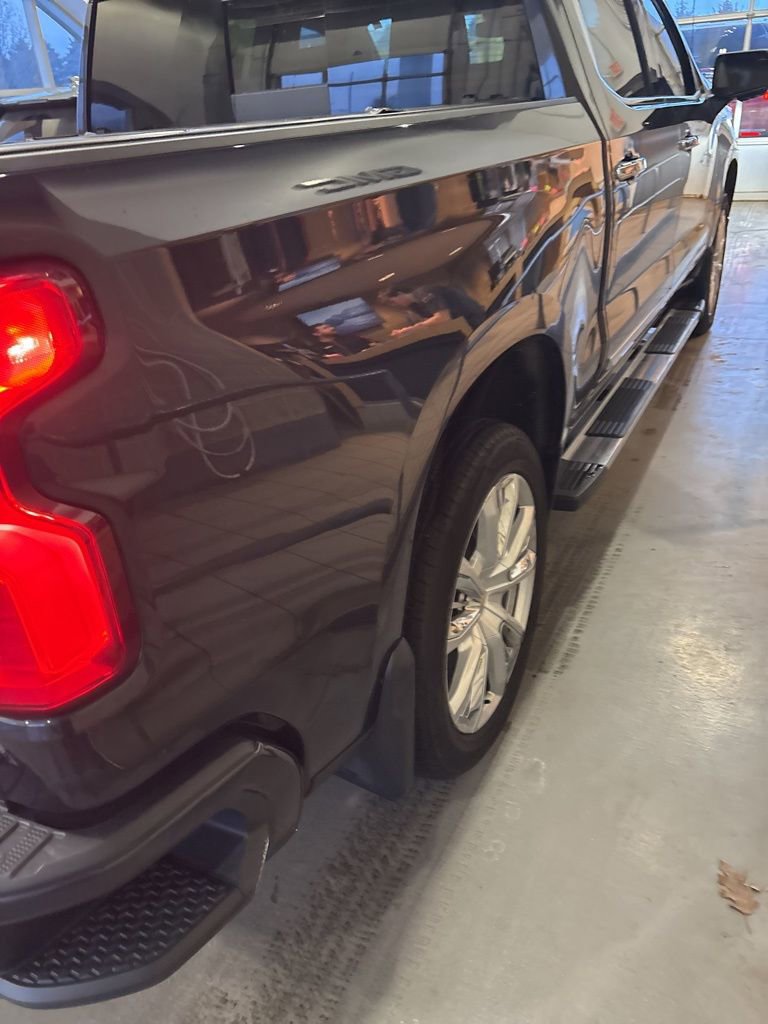 Used 2022 Chevrolet Silverado 1500 High Country w/ High Country Premium Package image 5