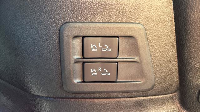Used 2024 Lexus LX 600 4WD w/ Luxury Package image 31