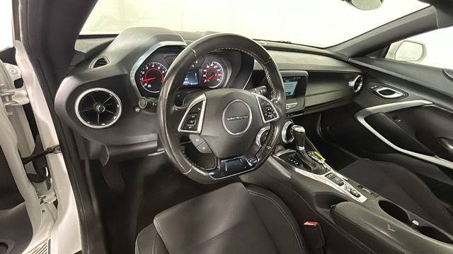 Used 2016 Chevrolet Camaro LT RWD image 13