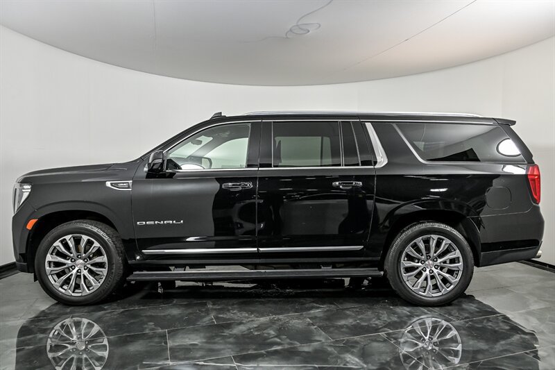 Used 2021 GMC Yukon XL Denali w/ Denali Premium Package AWD/4WD image 6