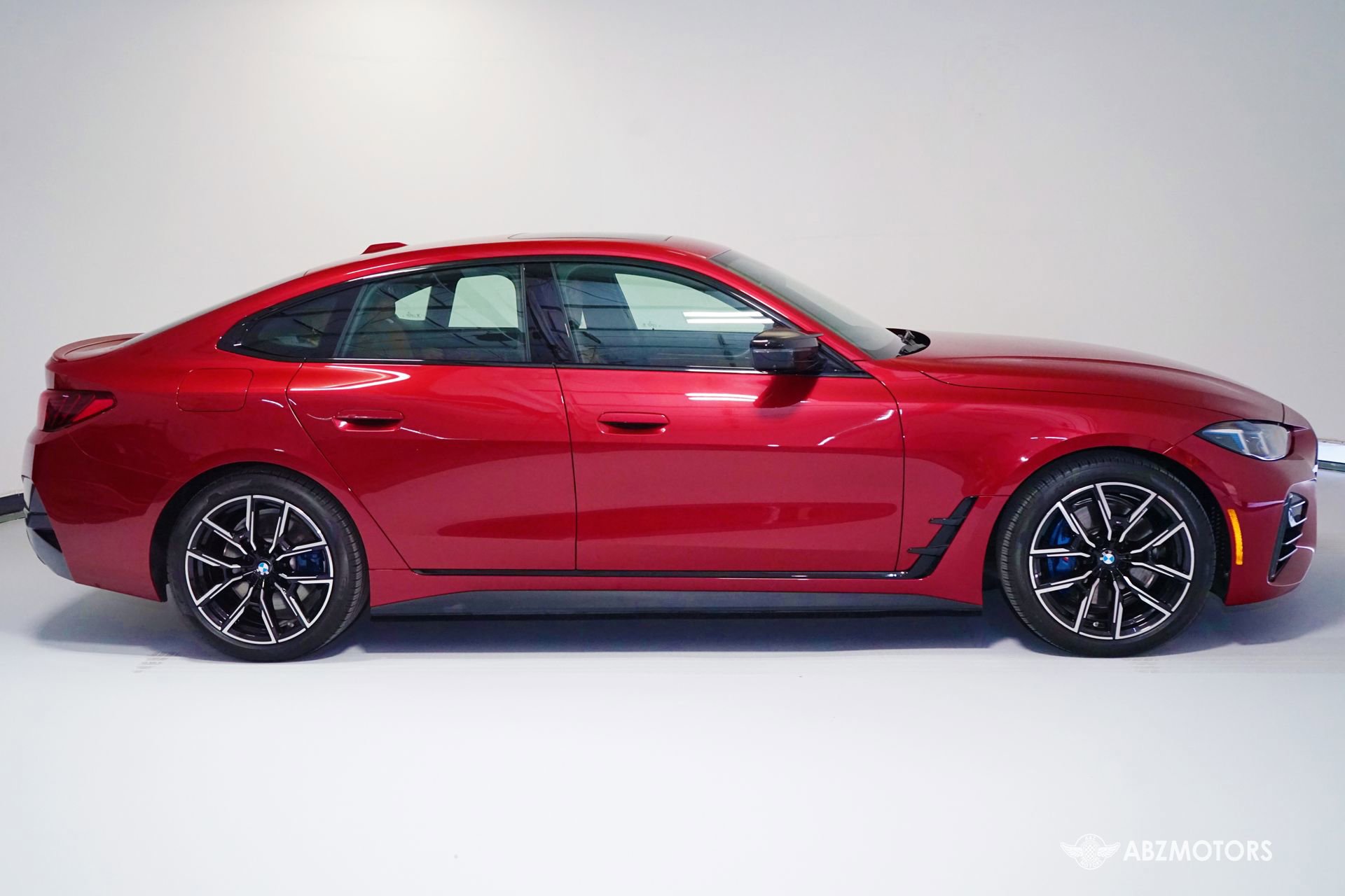 Used 2026 BMW M440i w/ Premium Package image 3